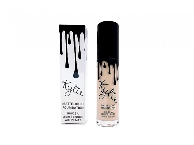 Тональный крем Kylie "Matte Liquid Foundation" 35 ml