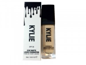 Тональный крем Kylie "Stay matte liquid foundation"30 ml