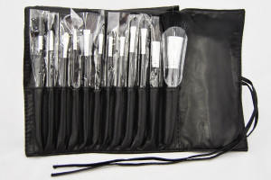 Кисти Global Fashion в чехле 12шт