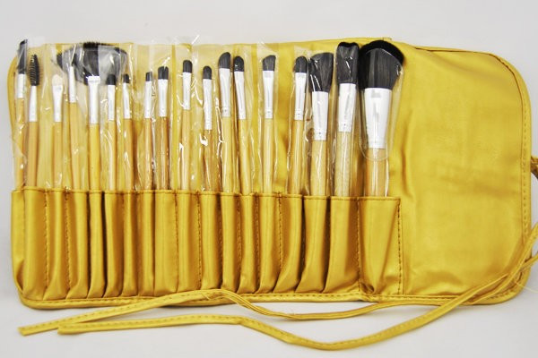 Кисти Global Fashion в чехле 18шт