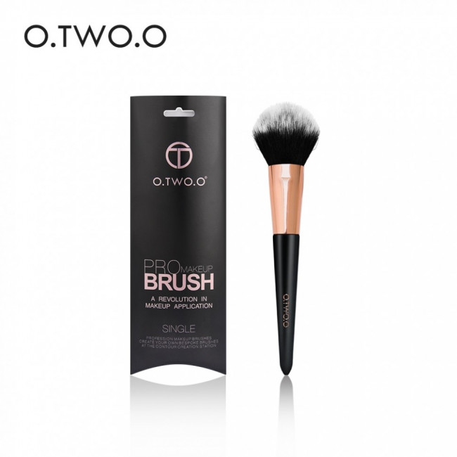 Кисть для макияжа O.TWO.O  Blush Brush (арт. B113-03)